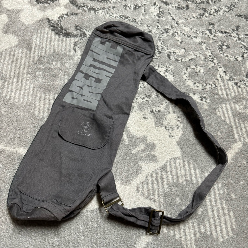 GAIAM Breathe Grey Canvas Yoga Athletic Workout Bag